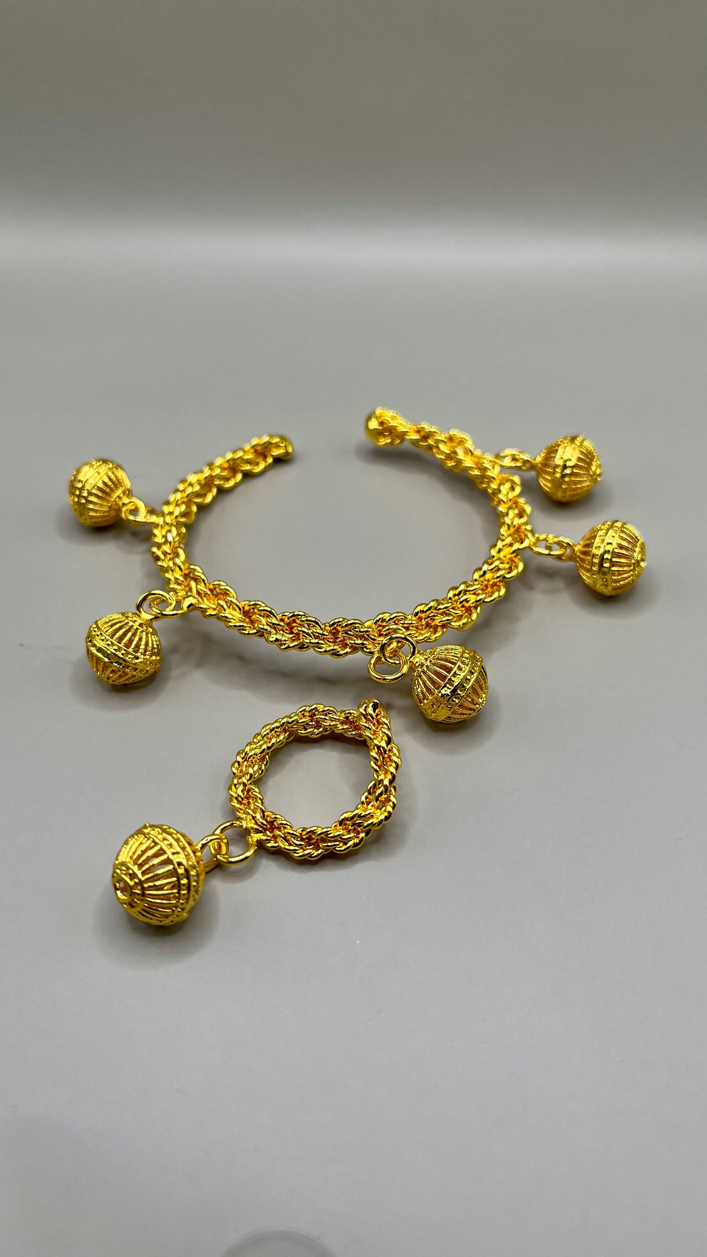 Bracelet avec bague style argent trempé