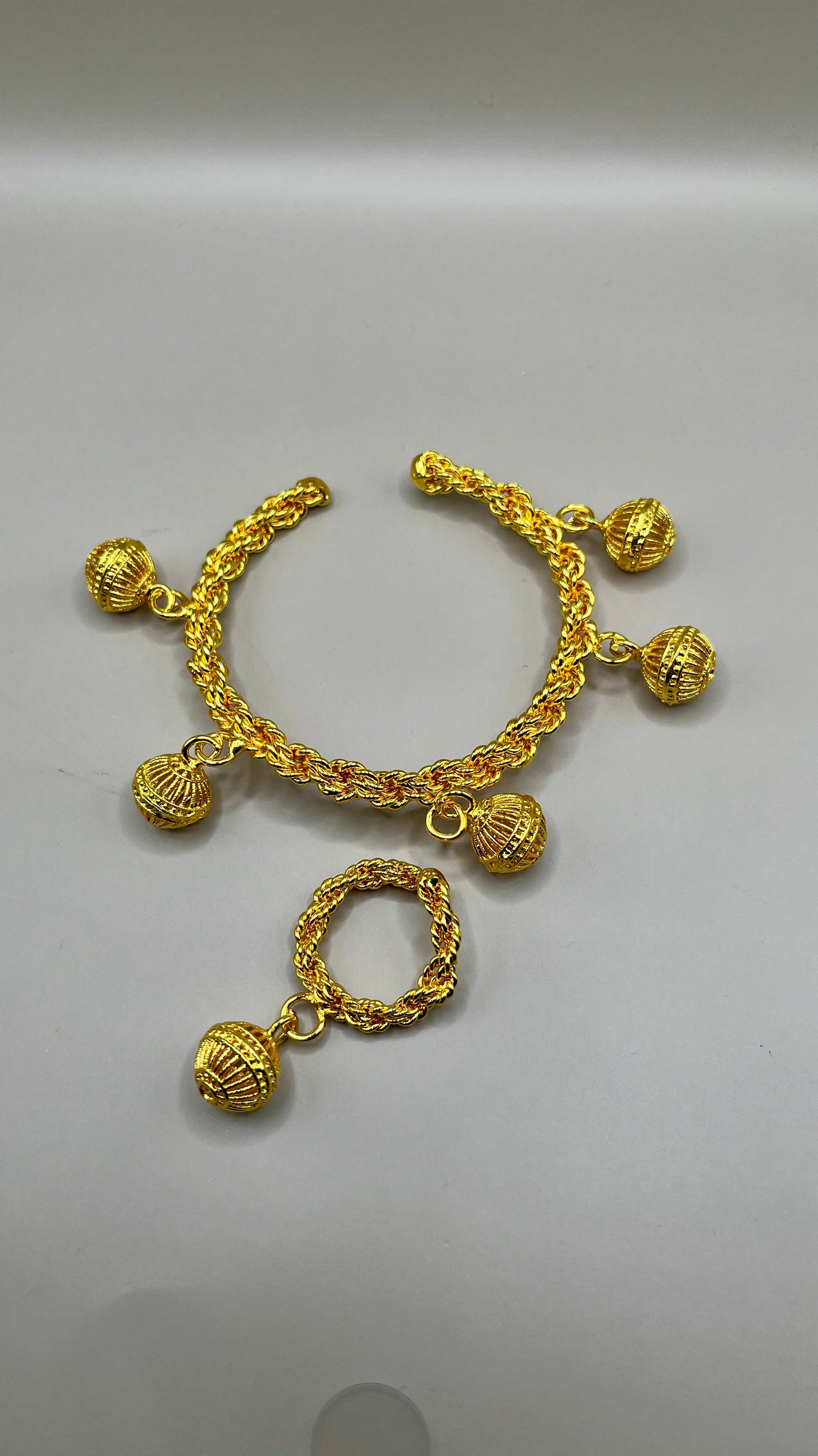 Bracelet avec bague style argent trempé
