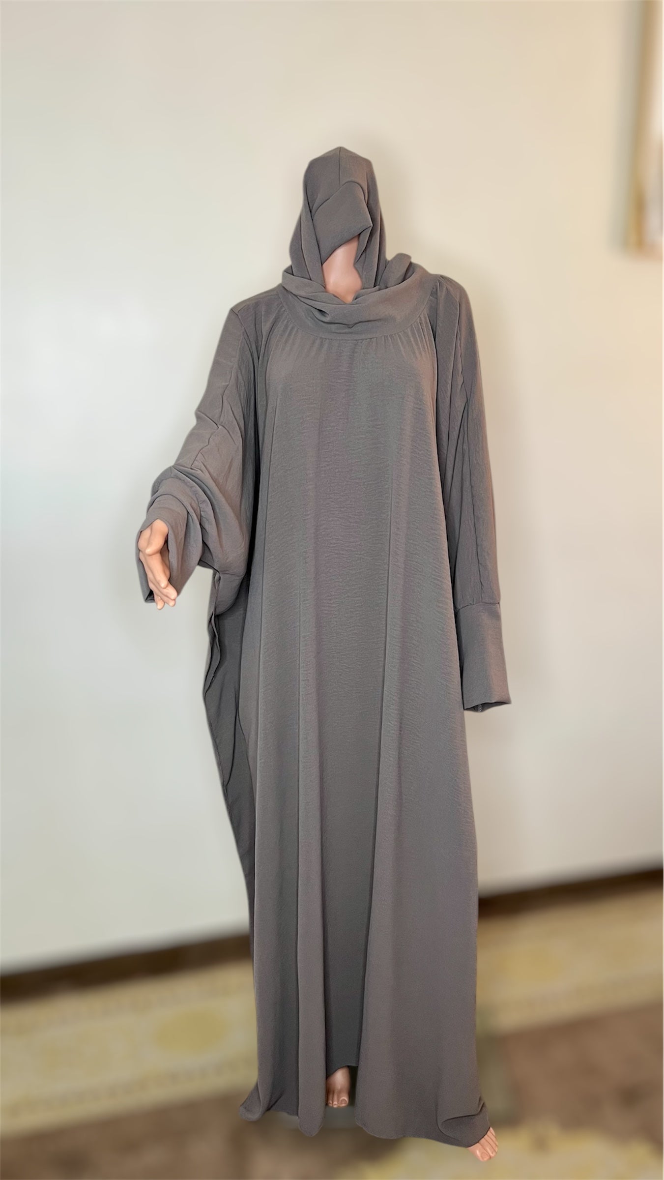 Abaya saoudienne avec capuche