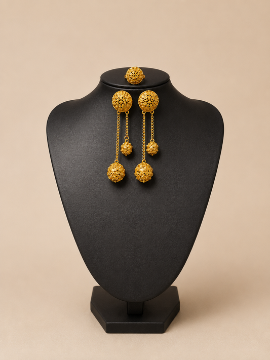 Boucle d’oreille et bague